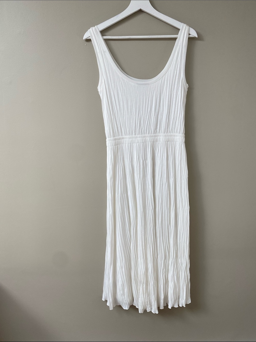 Vince White Sleeveless Pleated Midi Dress - Picture 5 of 7
